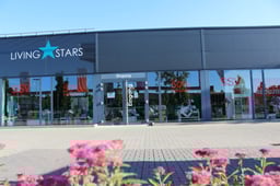 Living-Stars-Store-außen-scaled